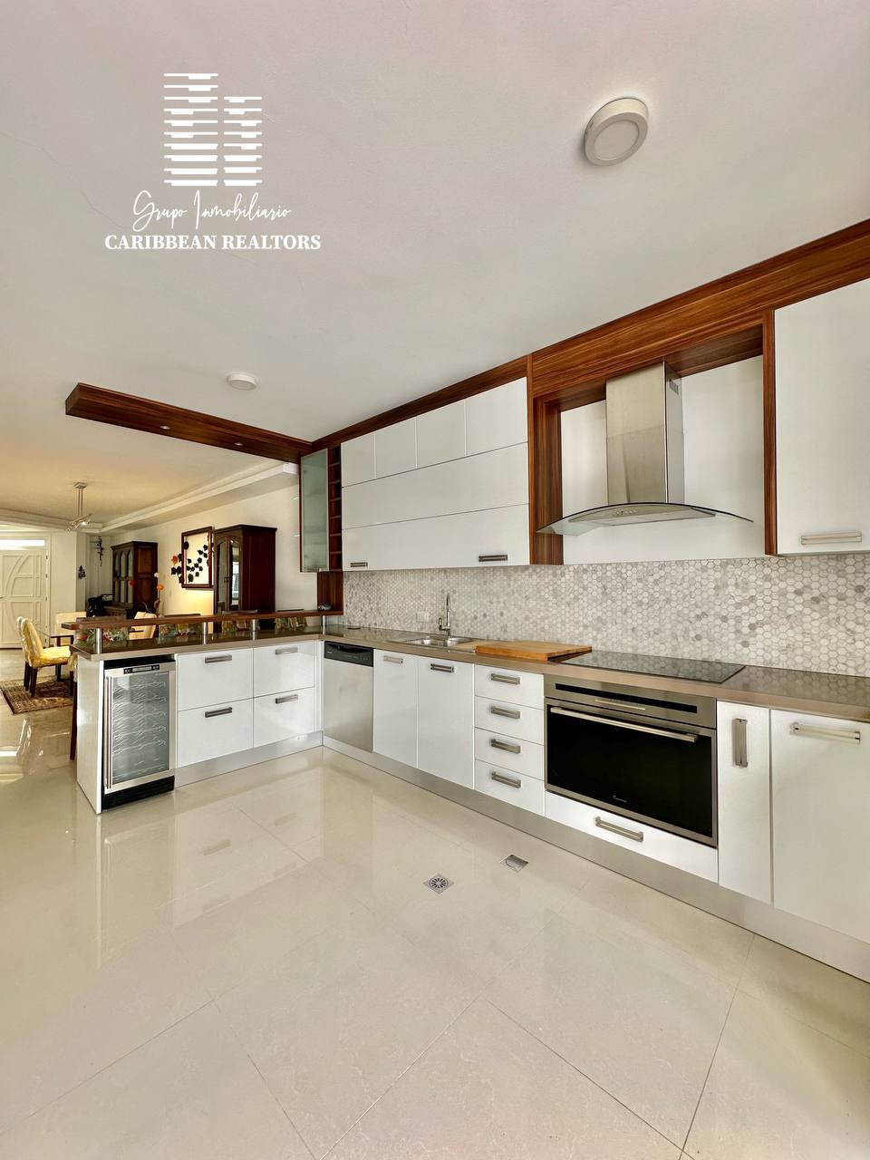 En Venta Hermosa Casa, Ubicado En El Exclusivo Conjunto Residencial Majestic Village