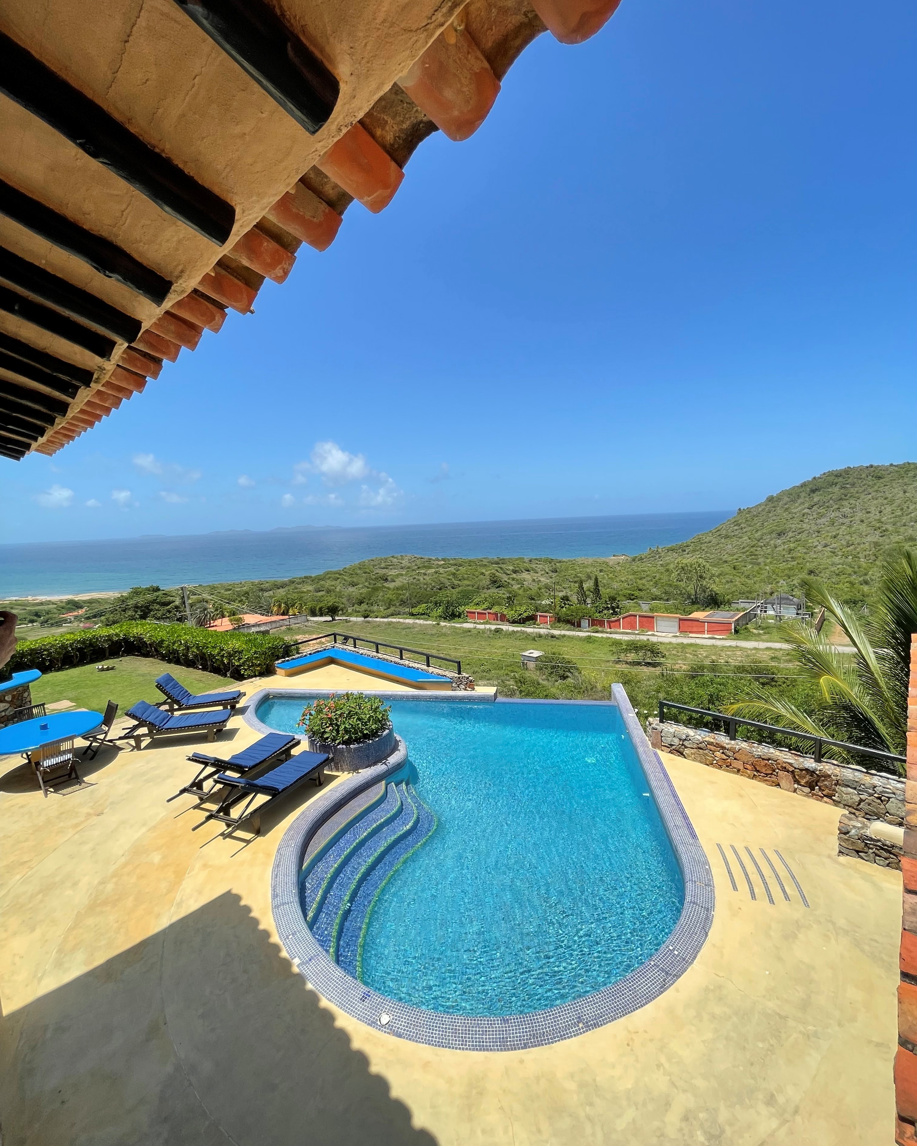 En Venta Hermosa Villa En Manantial De Guayamuri