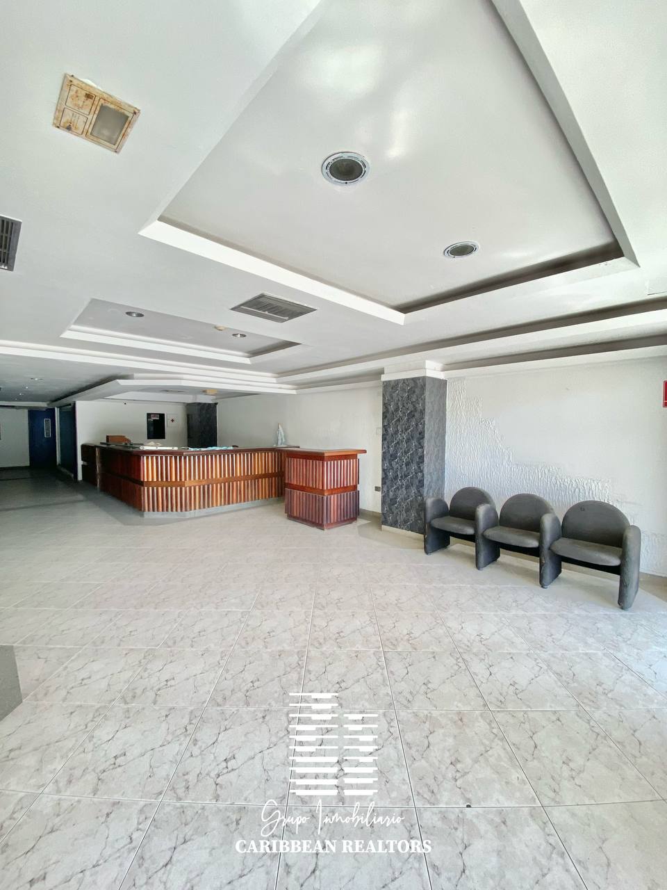 En Venta Hotel Blue Lion Para Remodelar, Ubicado En La Avenida 4 De Mayo