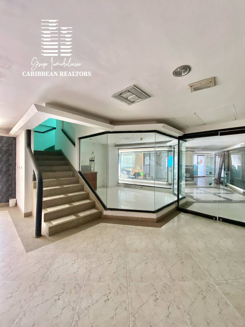 En Venta Hotel Blue Lion Para Remodelar, Ubicado En La Avenida 4 De Mayo