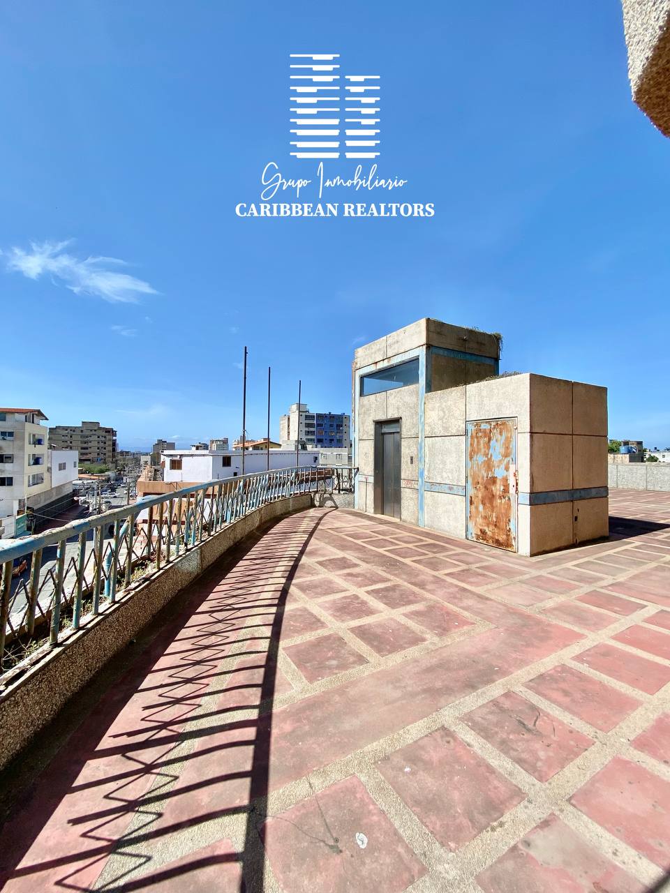 En Venta Hotel Blue Lion Para Remodelar, Ubicado En La Avenida 4 De Mayo