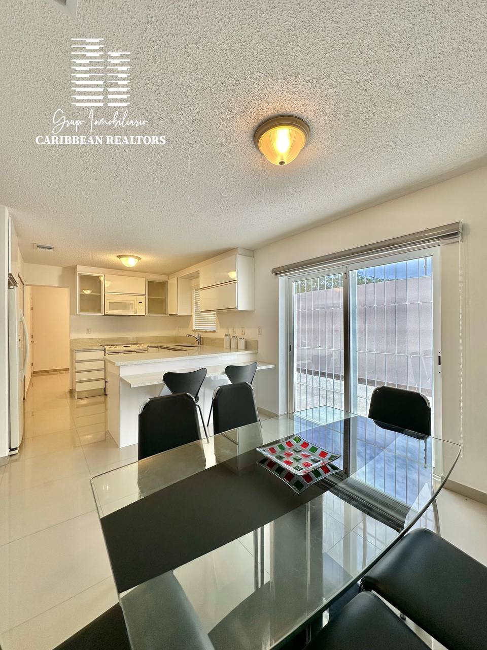 El Alquiler Acogedor Town House, Ubicado En El Conjunto Residencial Porlamar Villas