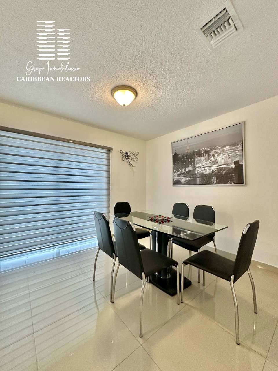 El Alquiler Acogedor Town House, Ubicado En El Conjunto Residencial Porlamar Villas