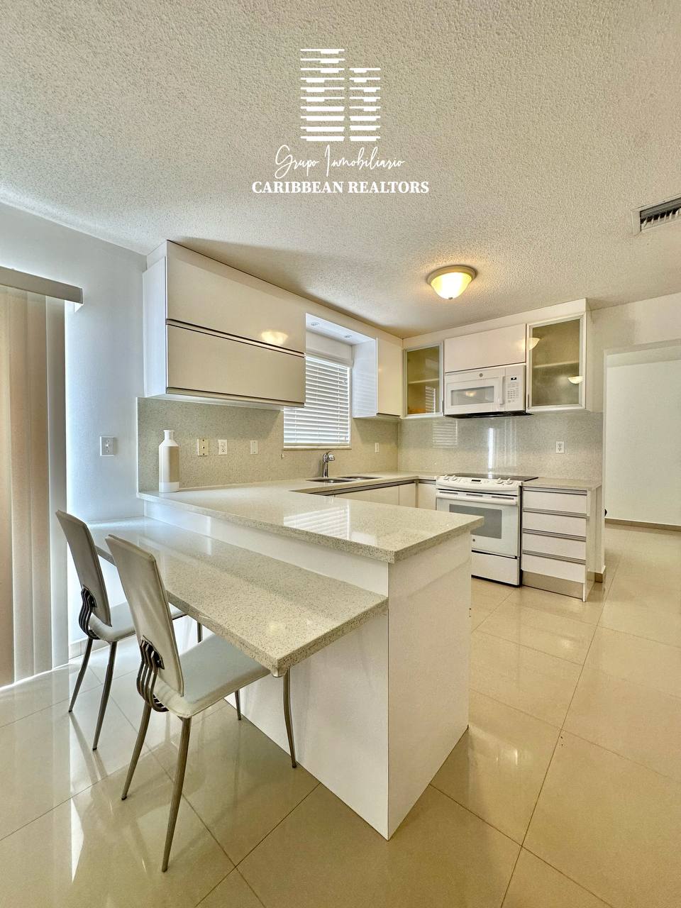 En Alquiler Acogedor Town House Ubicado En El Conjunto Porlamar Villas