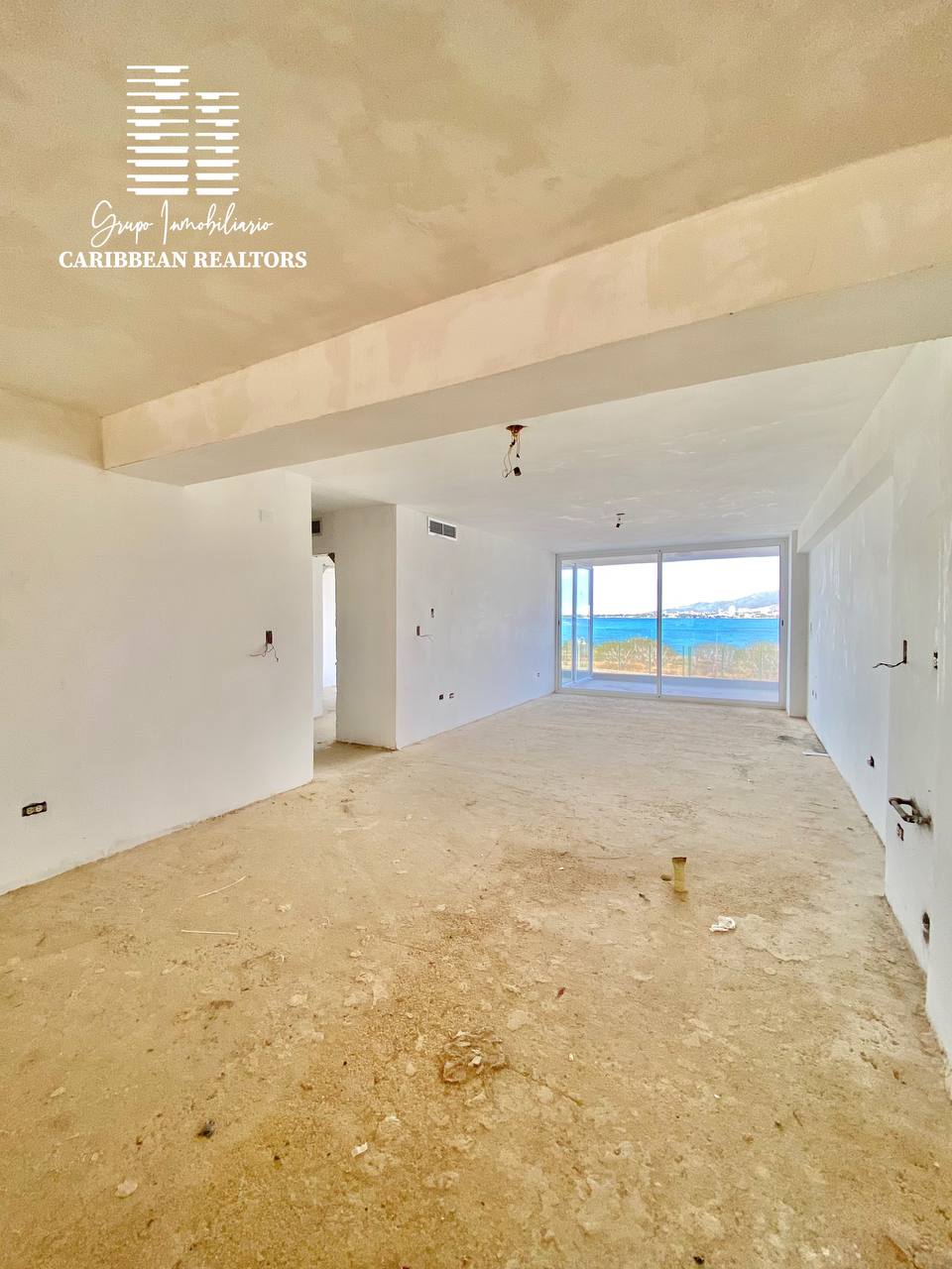 EN VENTA APARTAMENTO CON ESPECTACULAR VISTA AL MAR EN MORRO DE LA MAR II. AV RAUL LEONI