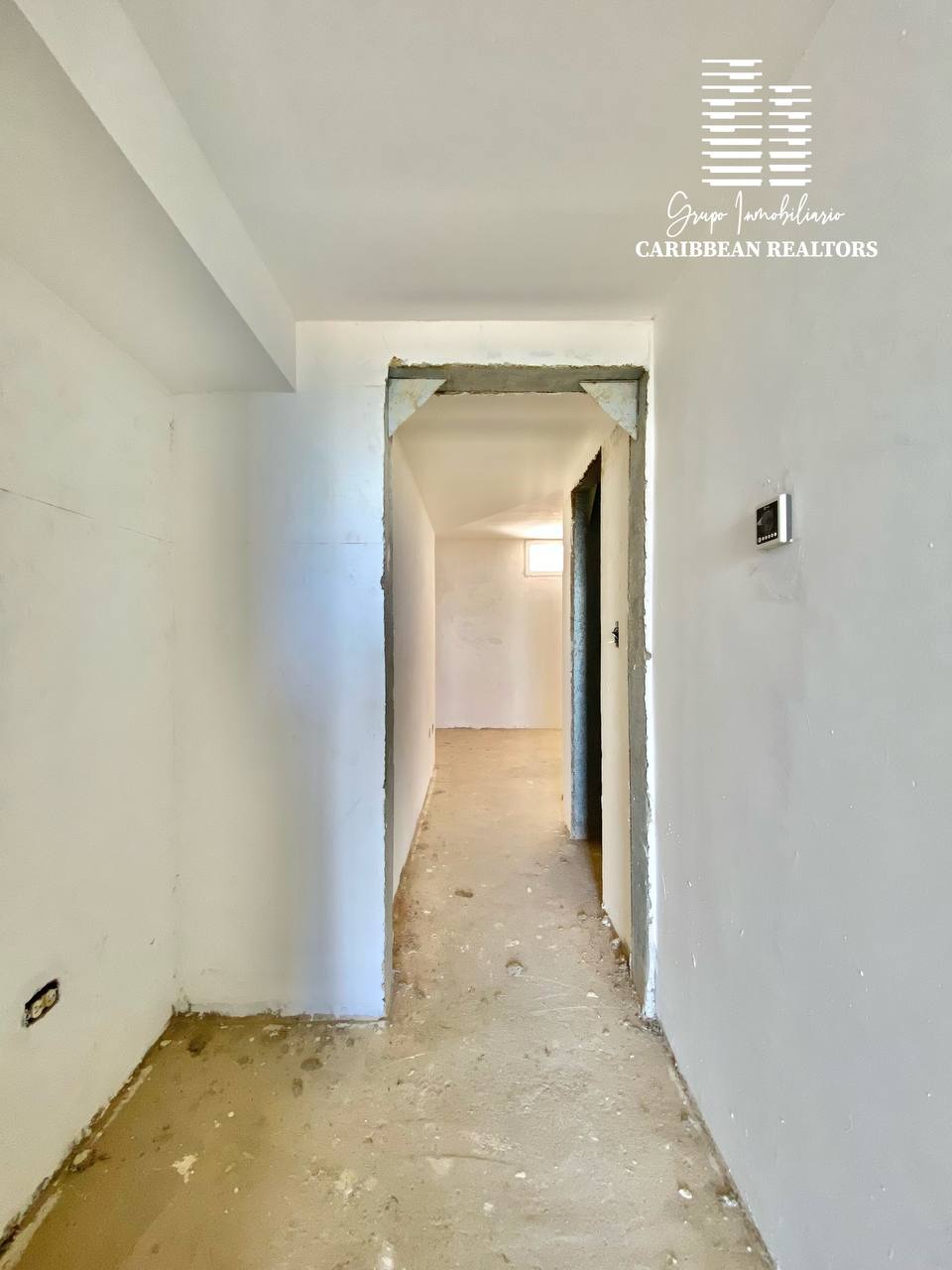 EN VENTA APARTAMENTO CON ESPECTACULAR VISTA AL MAR EN MORRO DE LA MAR II. AV RAUL LEONI