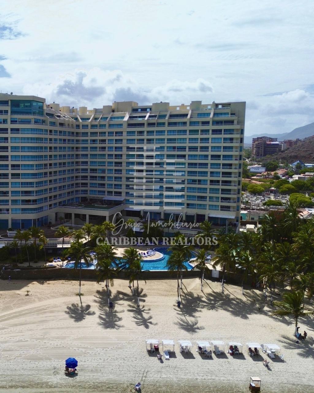 EN ALQUILER VACACIONAL MODERNO APARTAMENTO DE PLAYA EN EL CONDOMINIO BAHIA DORADA. PLAYA MORENO. PAMPATAR