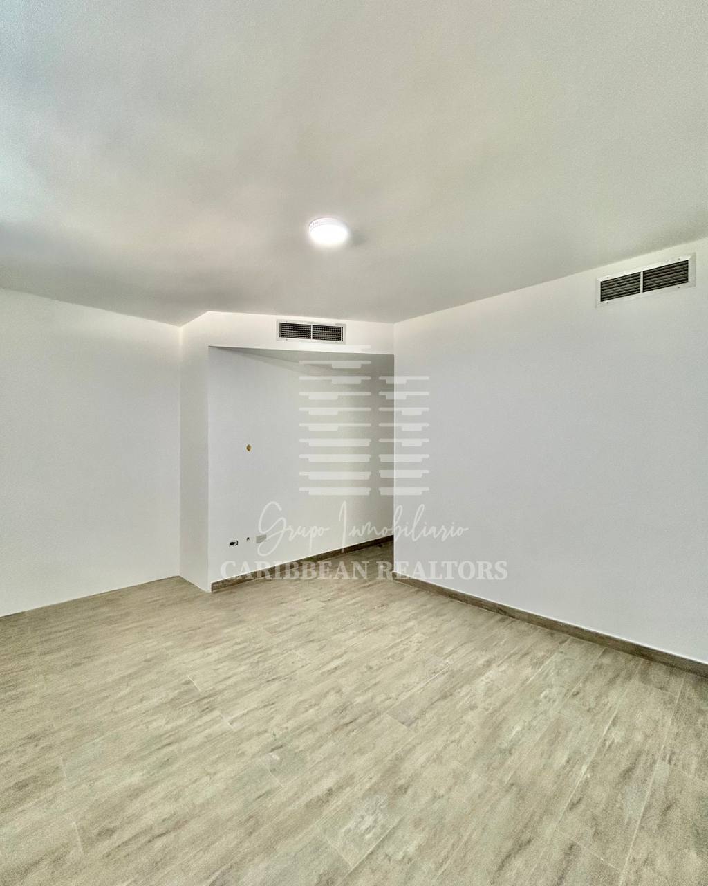 EN VENTA MODERNO APARTAMENTO CON VISTA AL MAR EN EL CONJUNTO RESIDENCIAL MORRO DE LA MAR II. 