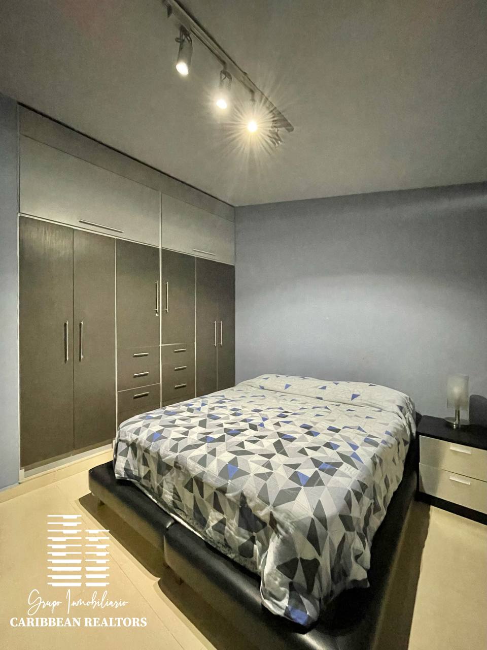 EN VENTA TOWN HOUSE EN EL CONJUNTO RESIDENCIAL AGUAMARINA COUNTRY CLUB. PARAISO II. PAMPATAR.