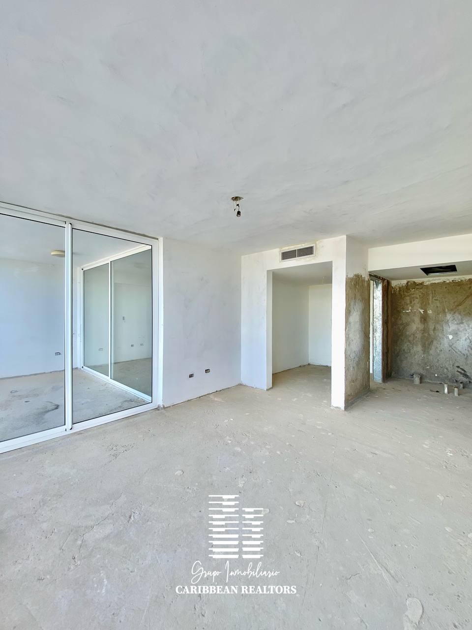 EN VENTA APARTAMENTO CON VISTA AL MAR EN EL CONJ RESD MORRO DE LA MAR II. 