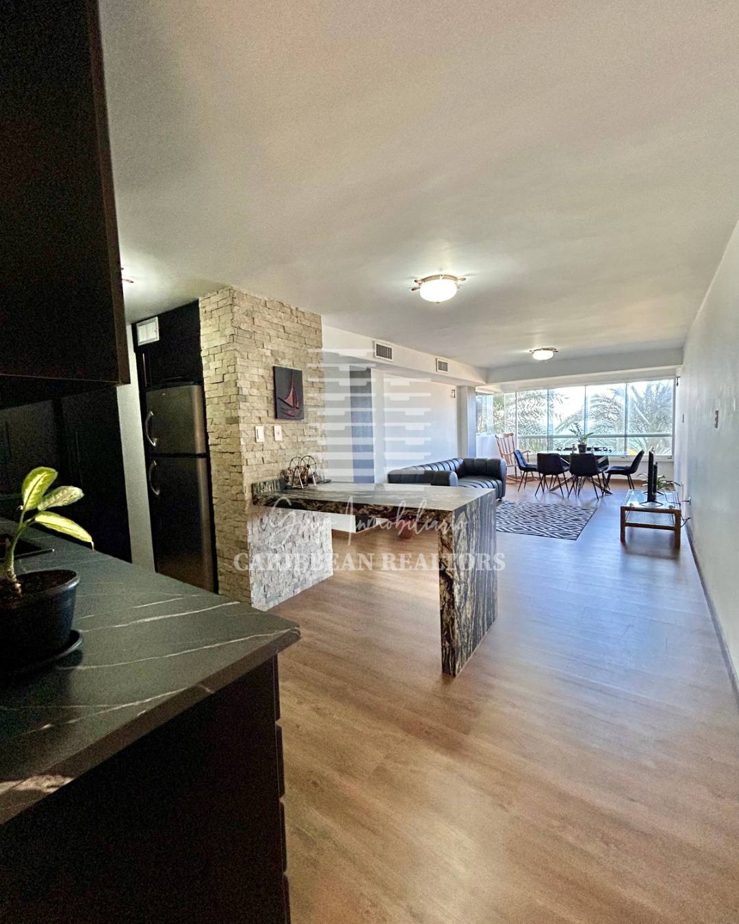 EN VENTA APARTAMENTO EN EL CONJUNTO RESIDENCIAL PLAYA MORENO EDIFICIO CARLA. AV. BOLIVAR.