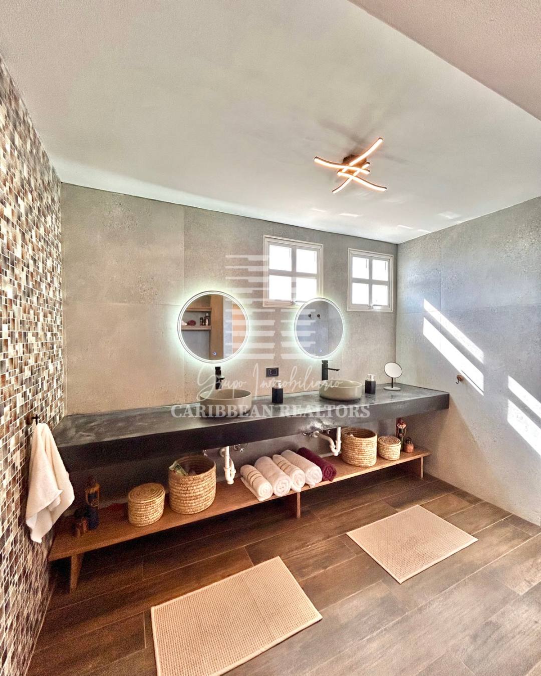 EN VENTA APARTAMENTO EN EL CONJUNTO RESIDENCIAL PLAYA MORENO EDIFICIO CARLA. AV. BOLIVAR.