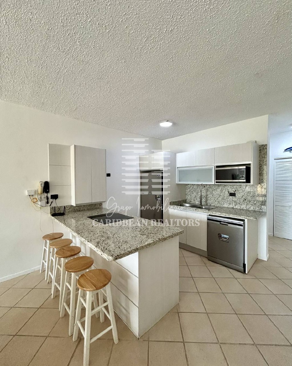EN VENTA MODERNO APARTAMENTO CON ACCESO A PLAYA PARGUITO EN EL CONJUNTO RESIDENCIAL TERRAZAS DE CIMARRON. 