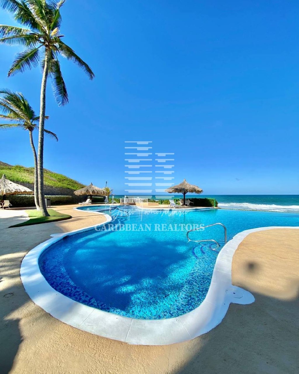 EN VENTA MODERNO APARTAMENTO CON ACCESO A PLAYA PARGUITO EN EL CONJUNTO RESIDENCIAL TERRAZAS DE CIMARRON. 