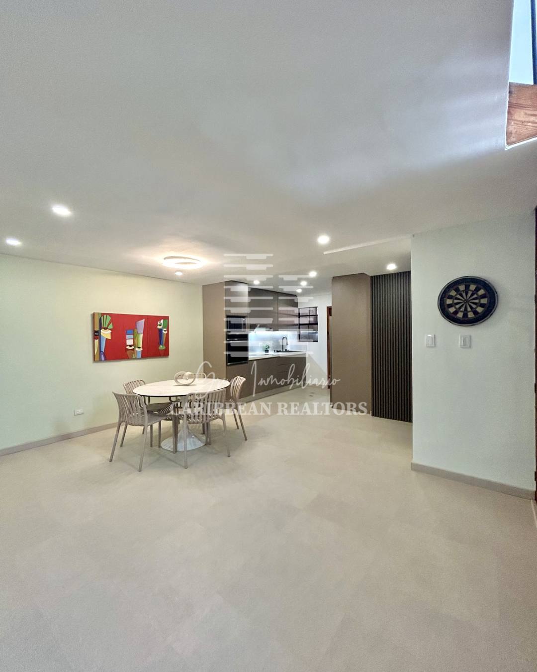 EN VENTA MODERNO TOWN HOUSE, REMODELADO  Y A ESTRENAR EN EL COJUNTO RESIDENCIAL EL EDEN EN LA URB. PARAISO 2 . PAMPATAR.