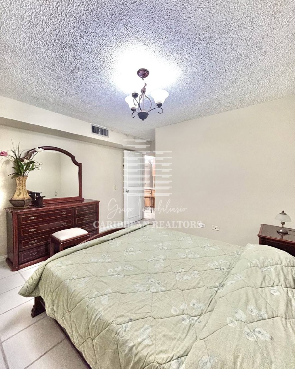 EN VENTA COMODO APARTAMENTO EN EL CONJUNTO RESIDENCIAL LA MARINA A SOLO PASOS DE PLAYA LA CARACOLA. 