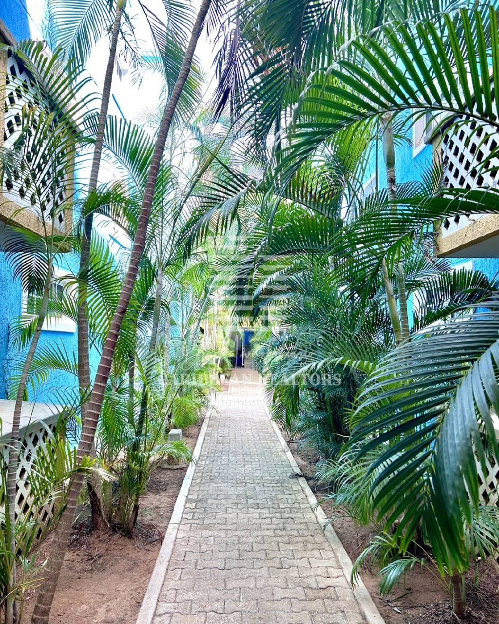 EN VENTA COMODO APARTAMENTO EN EL CONJUNTO RESIDENCIAL LA MARINA A SOLO PASOS DE PLAYA LA CARACOLA. 