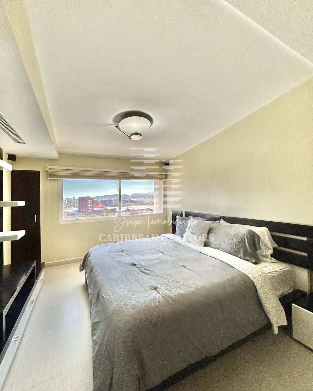 EN VENTA AMPLIAY MODERNA CASA EQUIPADA EN LA URB. PARAISO 2. PAMPATAR