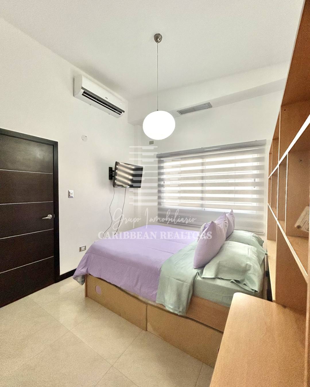 EN VENTA AMPLIAY MODERNA CASA EQUIPADA EN LA URB. PARAISO 2. PAMPATAR