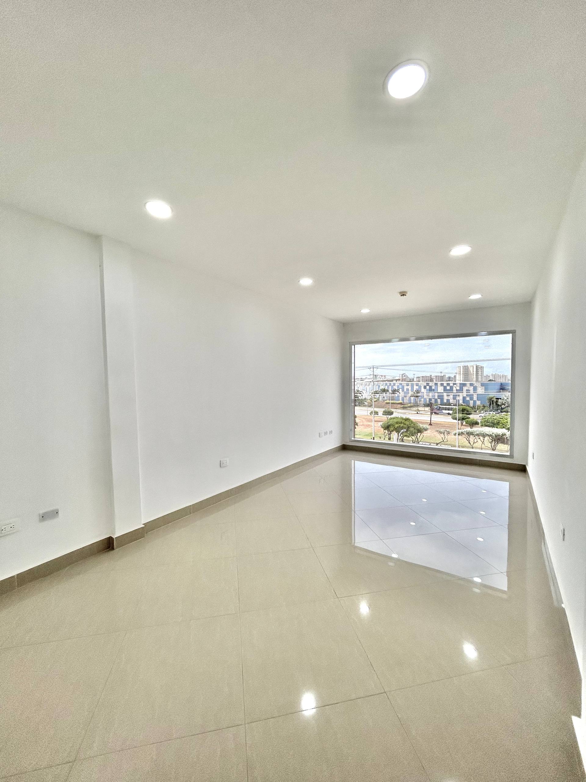 EN ALQUILER MODERNA OFICINA UBICADA EN EL EXCLUSIVO CENTRO EMPRESARIAL OPUS. 