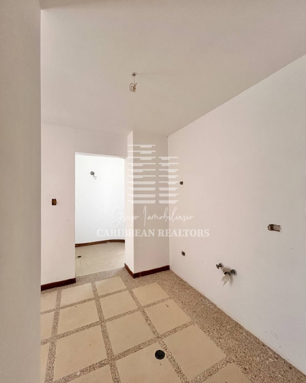 EN VENTA APARTAMENTO EN OBRA BLANCA EN EL CONJUNTO RESIDENCIAL LAS OLAS, EN LAS CERCANIAS DE PLAYA EL AGUA.