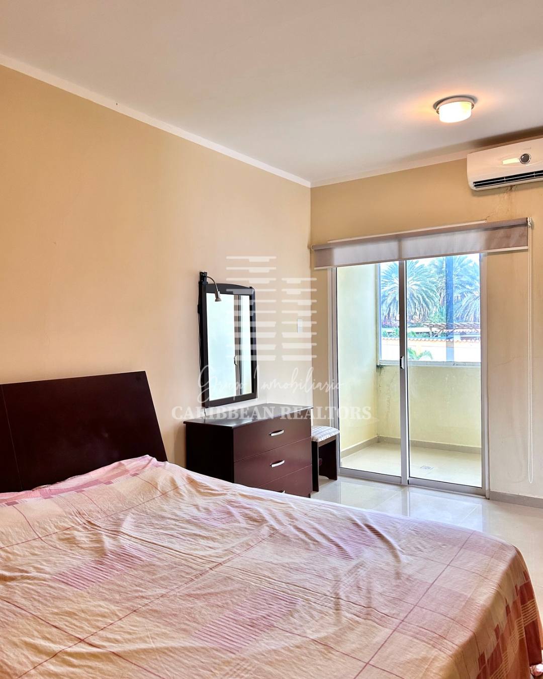 EN VENTA DOS TOWNHOSES EN LA ZONA RESIDENCIAL DE EL YAQUE. 