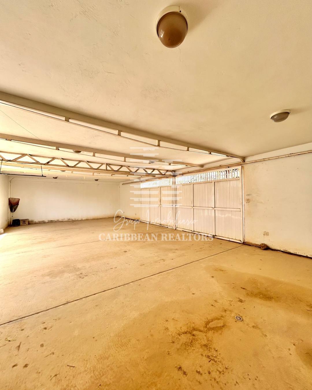 EN VENTA DOS TOWNHOSES EN LA ZONA RESIDENCIAL DE EL YAQUE. 